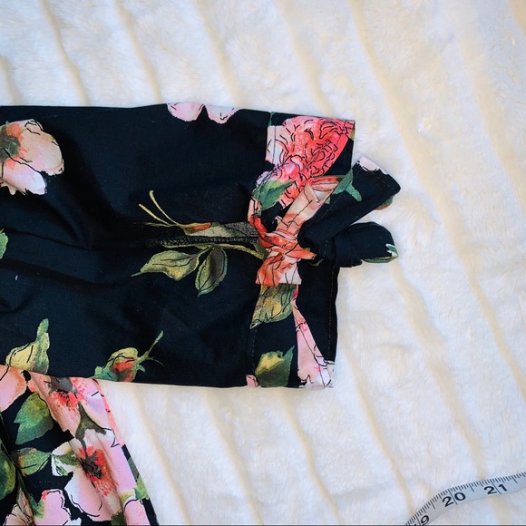 GS Love Plus Floral Off-the-Shoulder Top - Picture 6 of 7